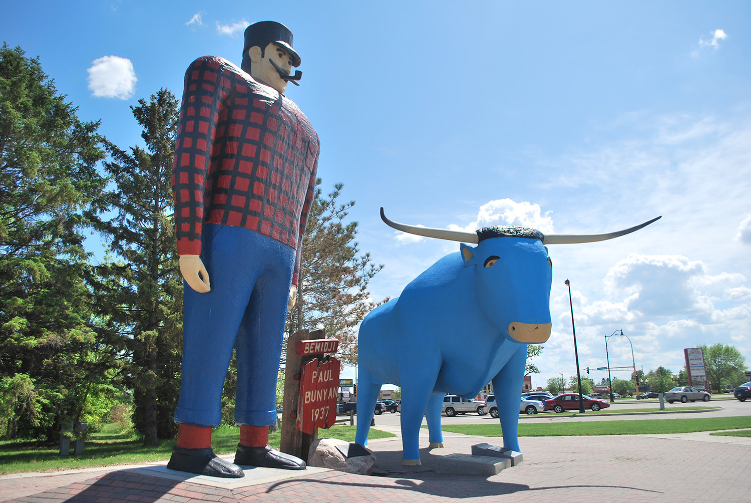Paul Bunyan and Babe the Blue Ox in Bemidji, Minnesota, erected in 1936.